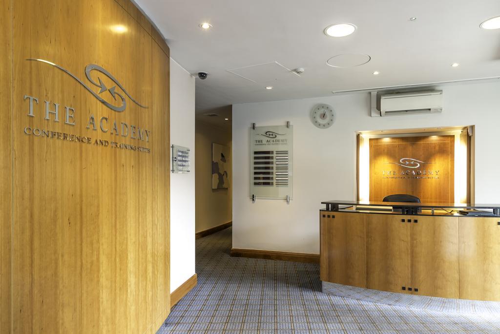 Best Western London Heathrow Ariel Hotel Ґіллінґдон Екстер'єр фото