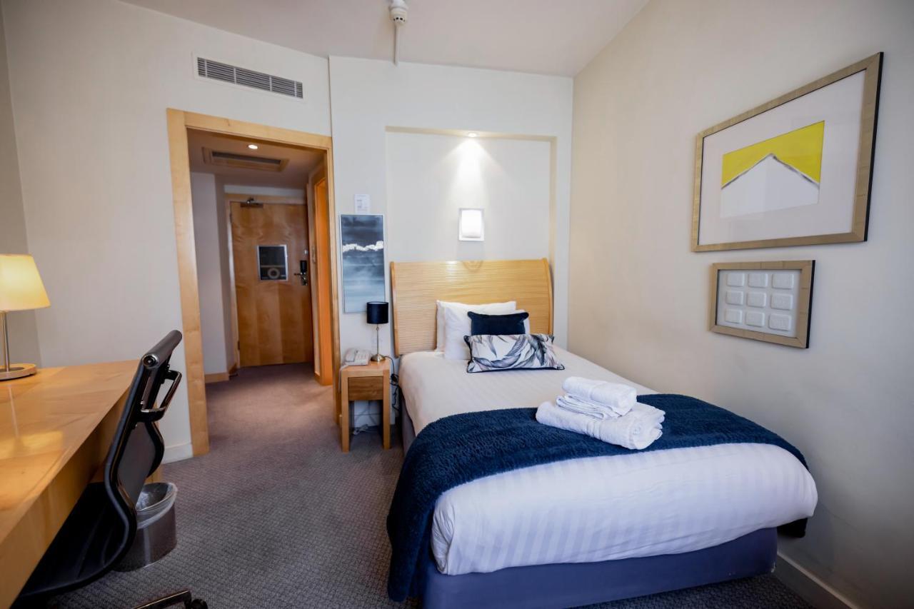 Best Western London Heathrow Ariel Hotel Ґіллінґдон Екстер'єр фото